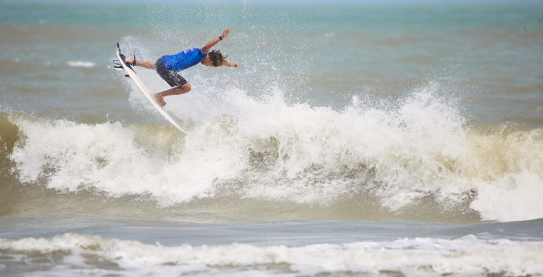 Gran éxito el Inicio de la Liga Colombiana de Surf 2024 en San Bernardo del Viento